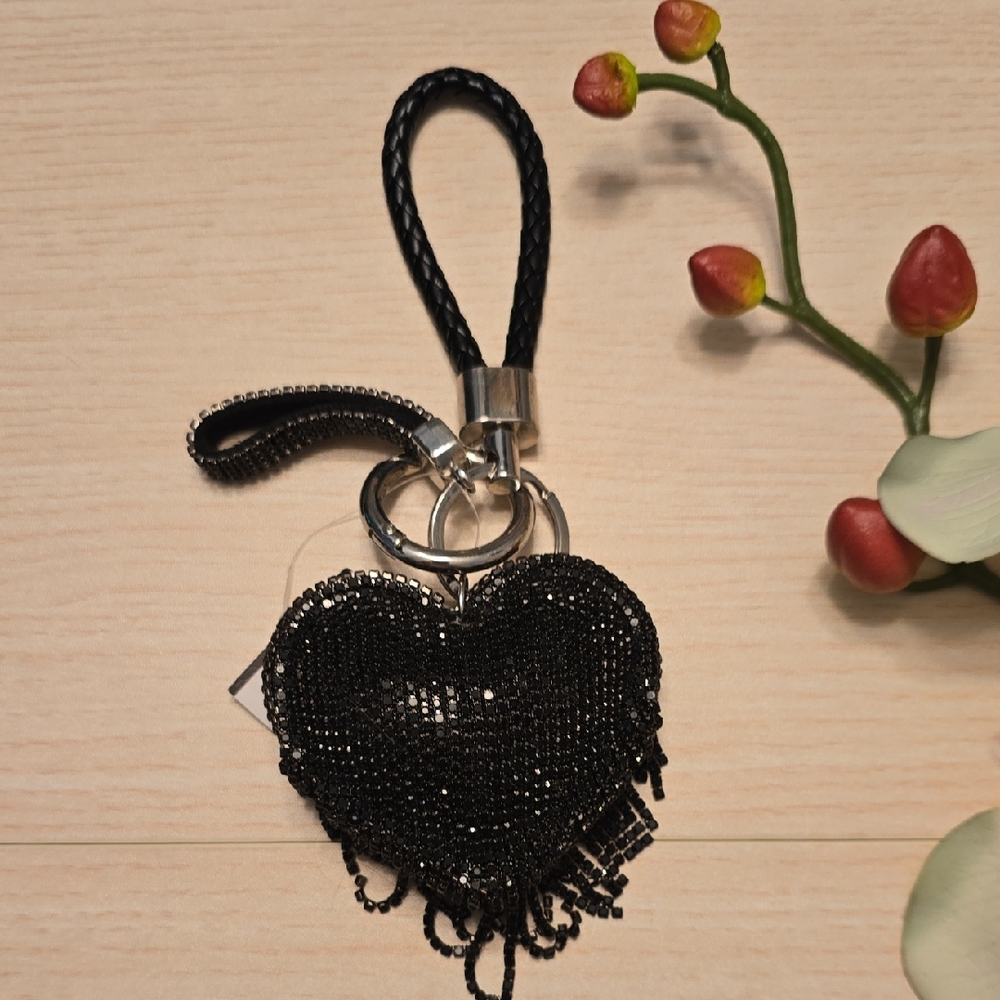 Black Heart Sequin Dangle Key Holder